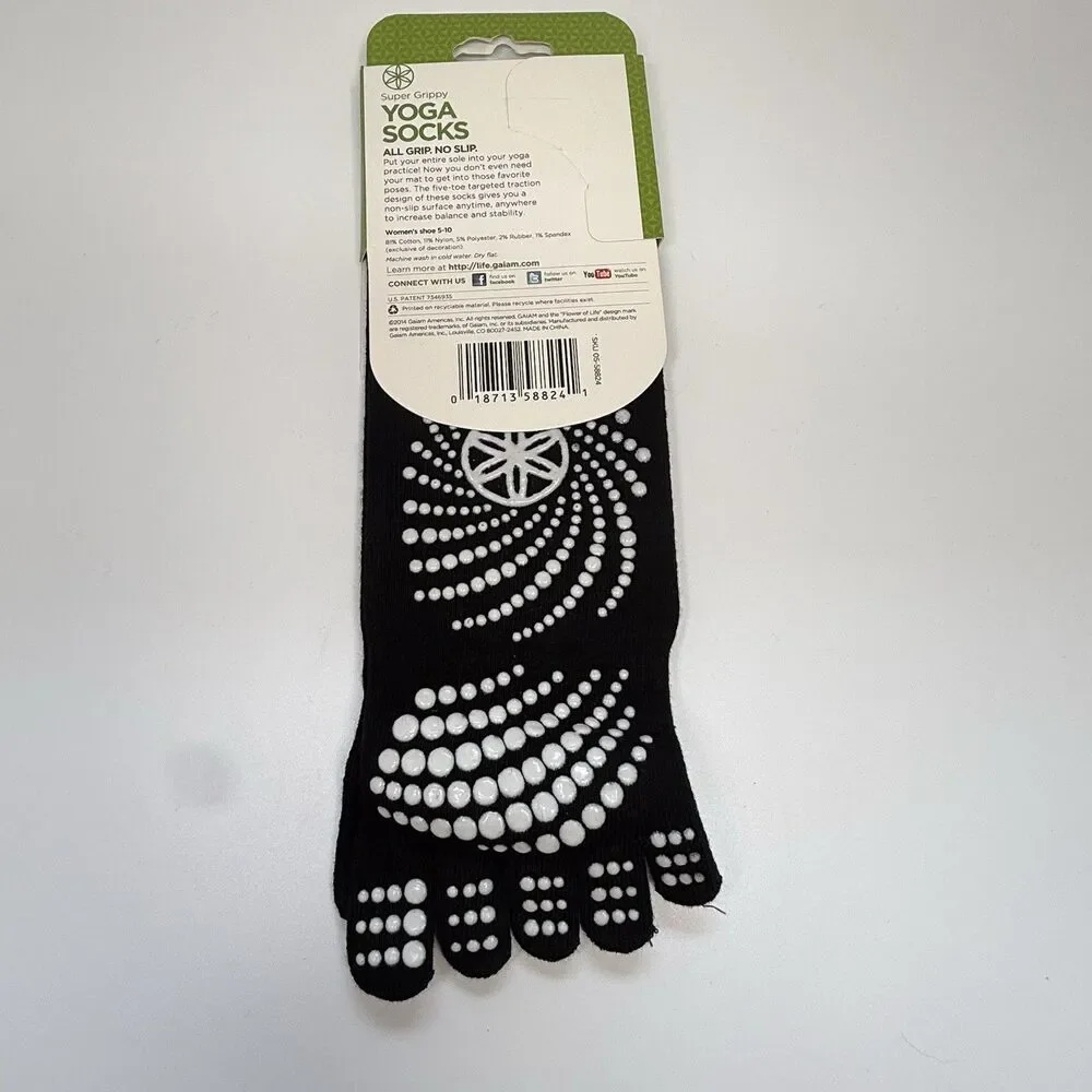 GAIAM Super Grippy Black White Grips Yoga Socks Women’s Shoe Sz 5-10 New